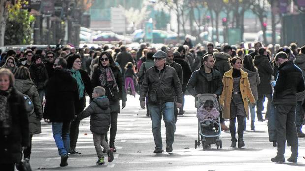 Los peatones «toman» el paseo del Prado durante la última edición de la Semana de la Movilidad