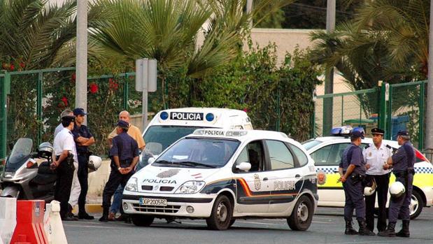 Detenido un camionero que llevaba veinte horas al volante sin descanso y había consumido cocaína