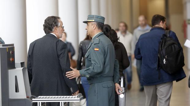 La UCO cree que el PP de la provincia de Valencia podía tener conocimiento de la financiación ilegal