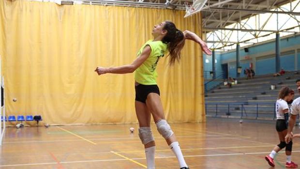 Impiden a una deportista transgénero jugar en la competición oficial