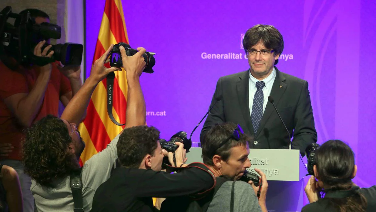 Carles Puigdemont, ante los medios