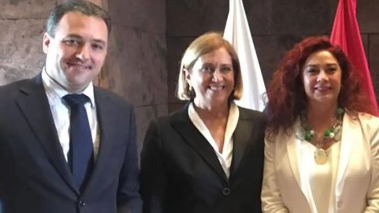 Carlos Ester, Mercedes Roldós y Beatriz Barrera