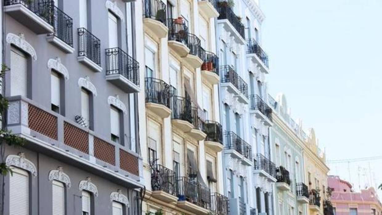 Imagen de fachadas de edificios en el barrio de Ruzafa