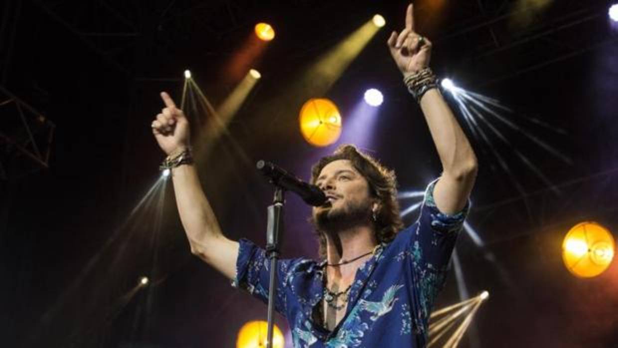 Manuel Carrasco, en un concierto celebrado en la plaza de toros de Alicante el año pasado