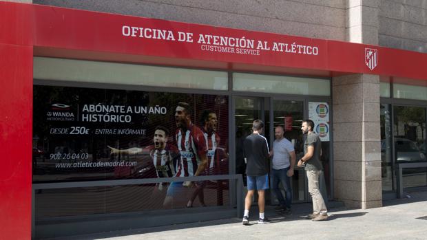 Los astronómicos precios de la reventa para el estreno del Wanda Metropolitano