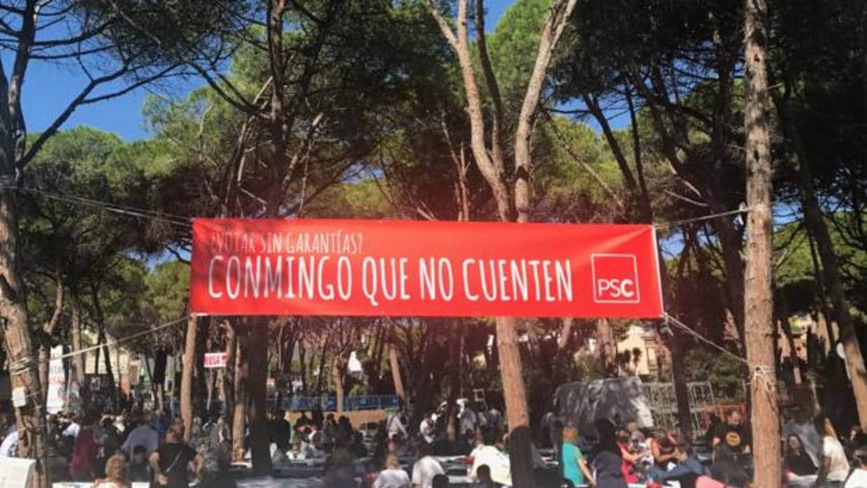 El cartel con el lema del PSC que ha hecho reaccionar a Gabriel Rufían