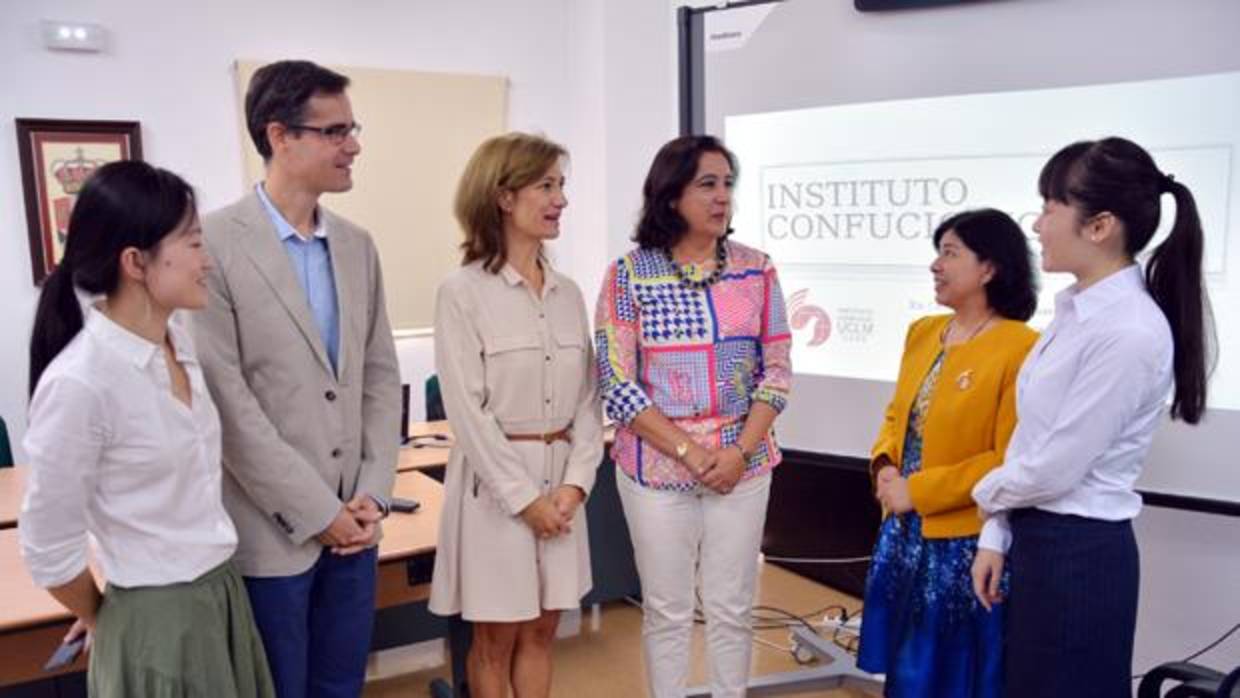 El Instituto Confucio, que ha sido presentado en la Facultad de Letras, es el primero de la región y abrió sus puertas en el mes de abril