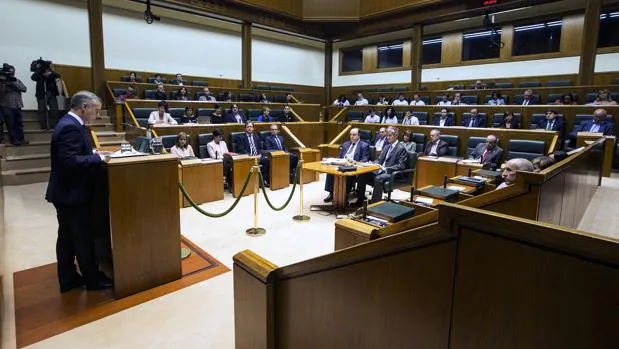 El plan del PNV para obtener un nuevo estatus político vasco genera recelo en el Parlamento
