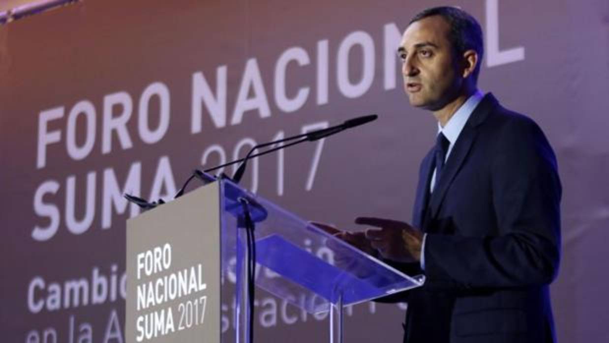 El presidente de la Diputación, César Sánchez, clausurando el XV FORO NACIONAL SUMA 2017