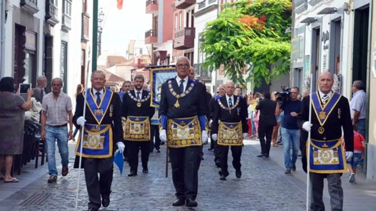 Desfile de masones en Santa Cruz de La Palma