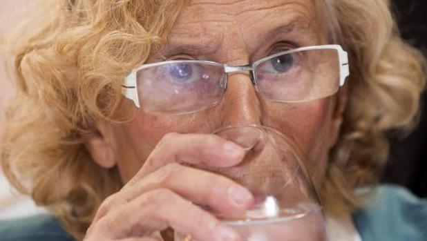 Carmena cambia el «no» por el silencio al hablar de su candidatura para 2019