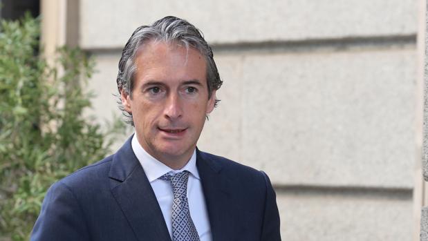 Fomento restringe los vuelos de avionetas y helicópteros sobre Barcelona