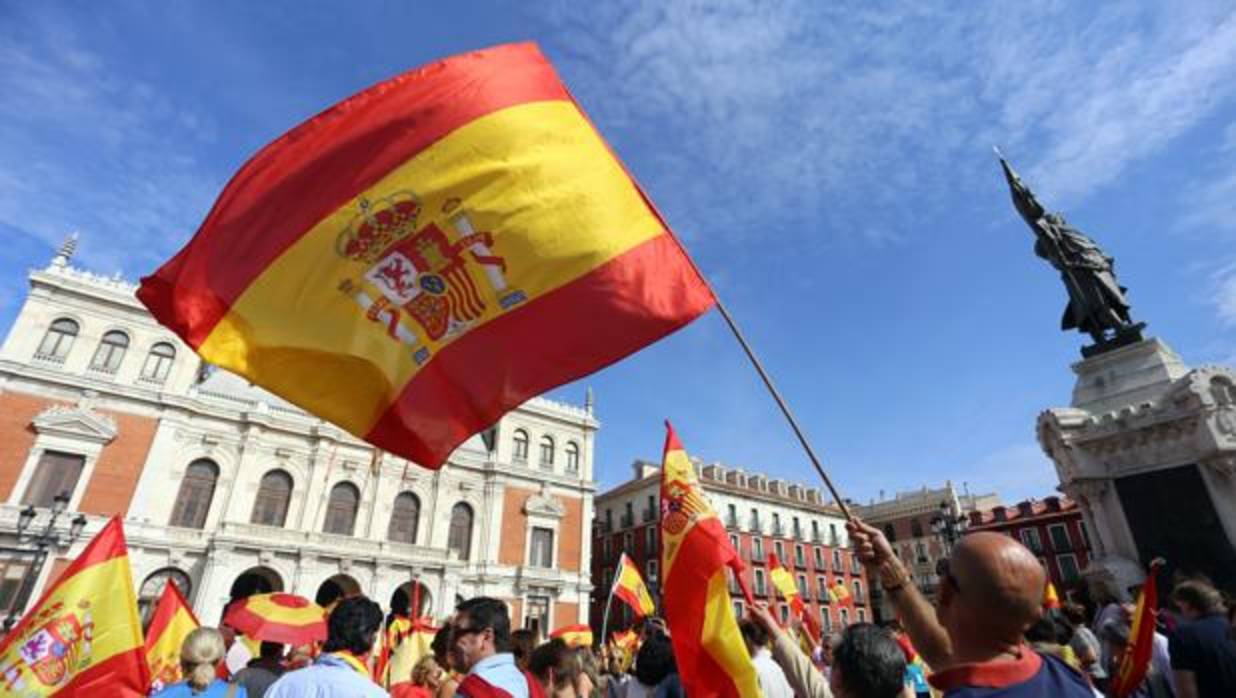 En la Plaza Mayor de Valladolid se han concentrado más de 2.000 personas