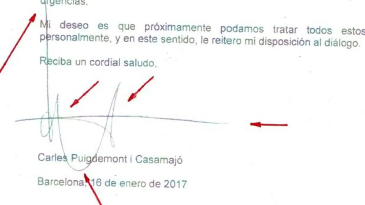 En la imagen se muestra la firma de Carles Puigdemont, presidente de la Generalitat