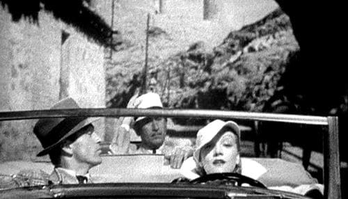 Fotograma de la película «El deseo», con Gary Cooper y Marlene Dietrich (1935)