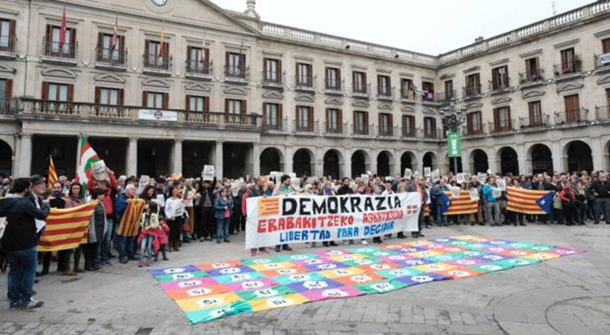 Manifestaciones en Vitoria y San Sebastián en favor del referéndum ilegal