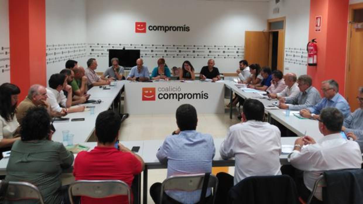 Imagen de la Comisión de Coordinación Institucional de Compromís, reunida este lunes