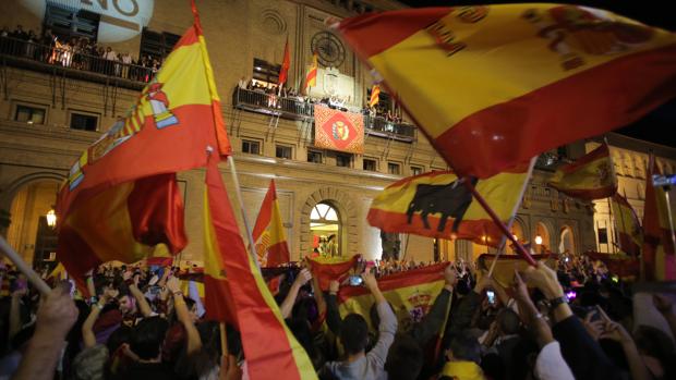 El alcalde de Zaragoza se lleva otra pitada en el pregón de las Fiestas del Pilar