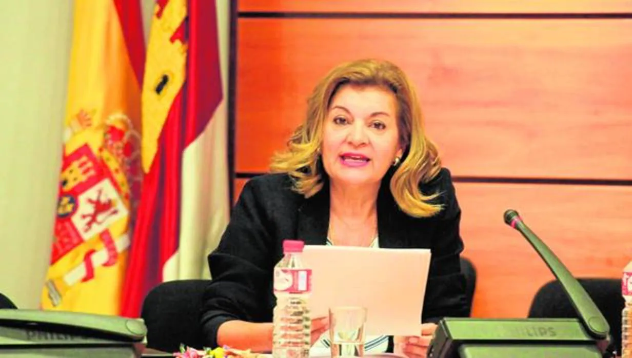 Carmen Amores en su intervención en las Cortes regionales