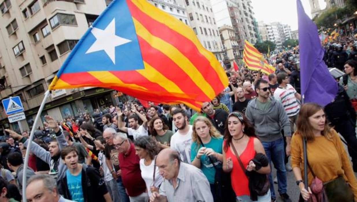 Imagen de la manifestación convocada el pasado lunes por la Comissió 9 d'Octubre en Valencia