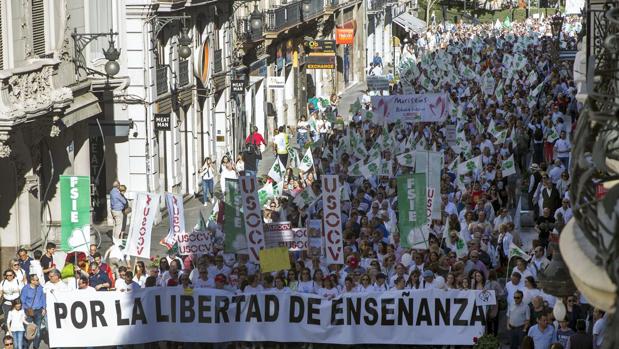 El colegio El Pilar de Valencia recupera el concierto de Bachillerato mientras dure el proceso judicial abierto