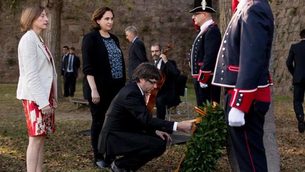 Puigdemont apela a la «firmeza democrática» sin aclarar el sentido de su respuesta al Gobierno