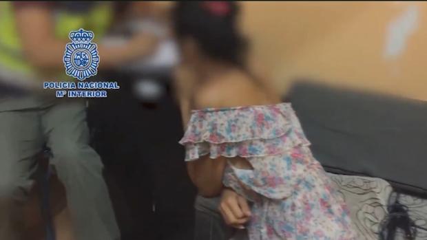 Detenida una pareja que regentaba un piso en el que explotaban a travestis