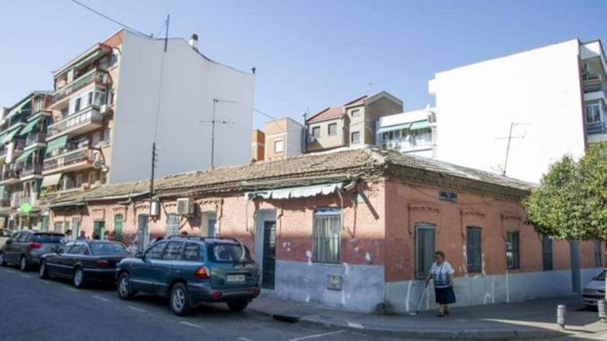 El inmueble de la calle de peironcely, 10, en Entrevías (Vallecas), cuyo dueño quiere derribar