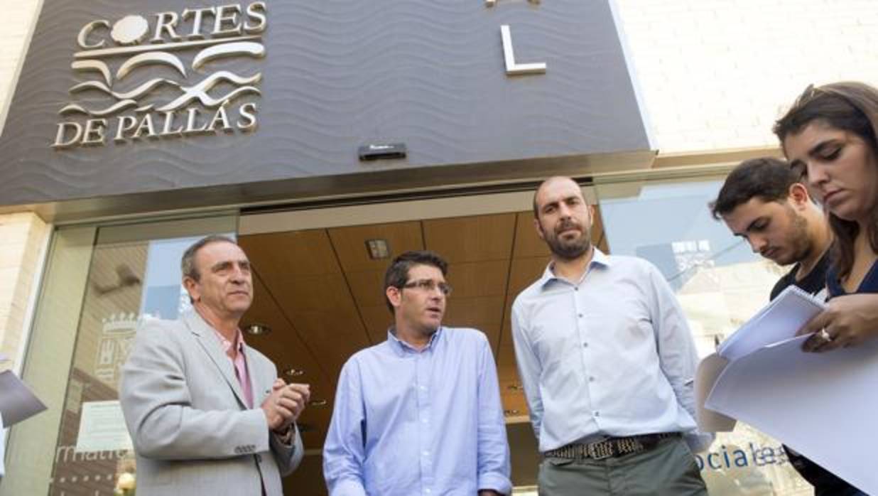 Visita de los representantes de la Diputació y la Universitat Politècnica de València a Cortes de Pallás