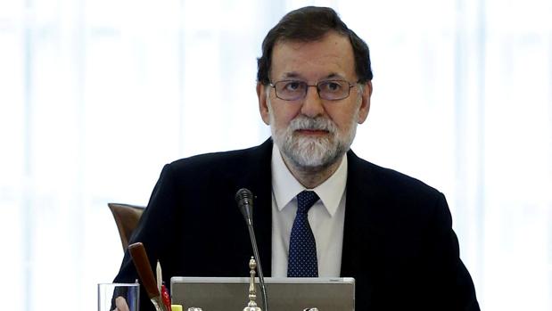 Rajoy destituirá a todo el Govern y controlará el parlamento de Cataluña