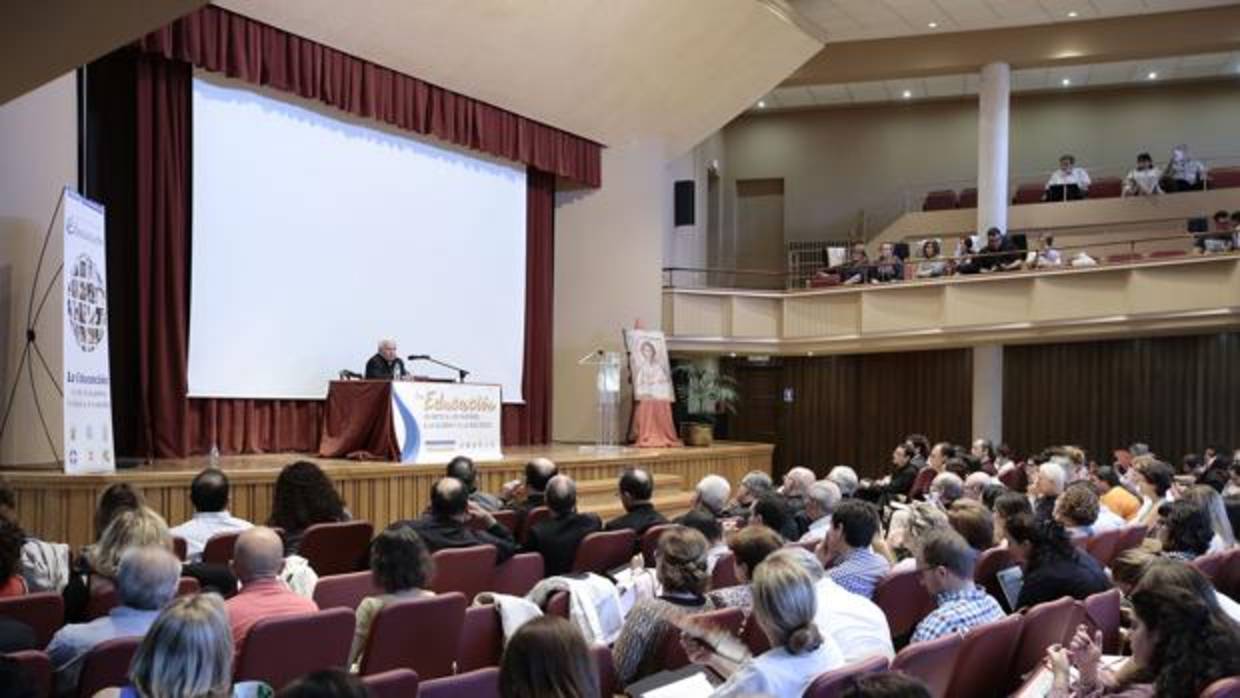 El cardenal arzobispo de Valencia, Antonio Cañizares, en la jornada