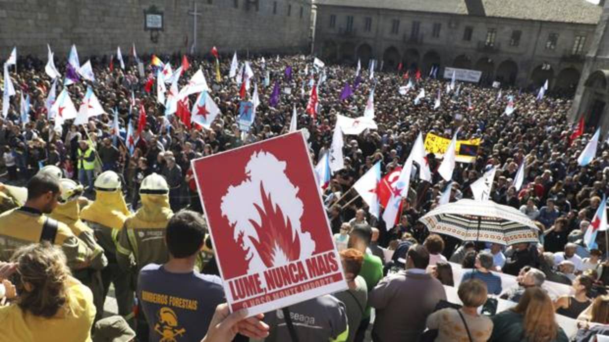 Los manifestantes, en la compostelana Praza da Quintana