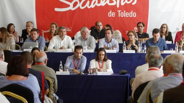 El PSOE elige a sus 245 delegados para el Congreso que reafirmará a Page