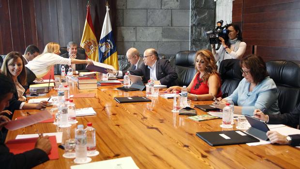 Canarias y las demás regiones ultraperiféricas tendrán un acceso más fácil al Plan Juncker