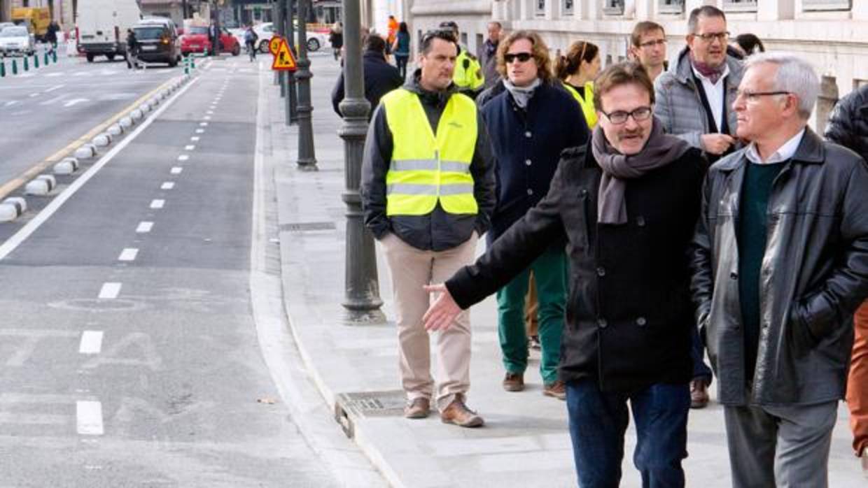 Imagen de archuivo del concejal de movilidad Giuseppe Grezzi y el alcalde Joan Ribó