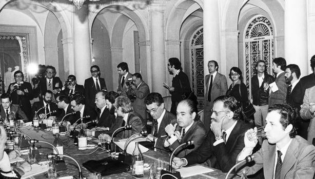 40 años de la firma de los Pactos de la Moncloa, las «reformas para la nueva realidad democrática»