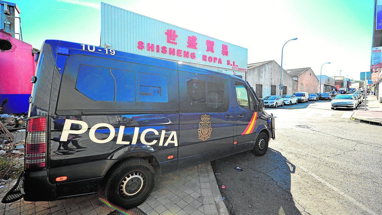 La Policía Nacional, ayer, en Cobo Calleja