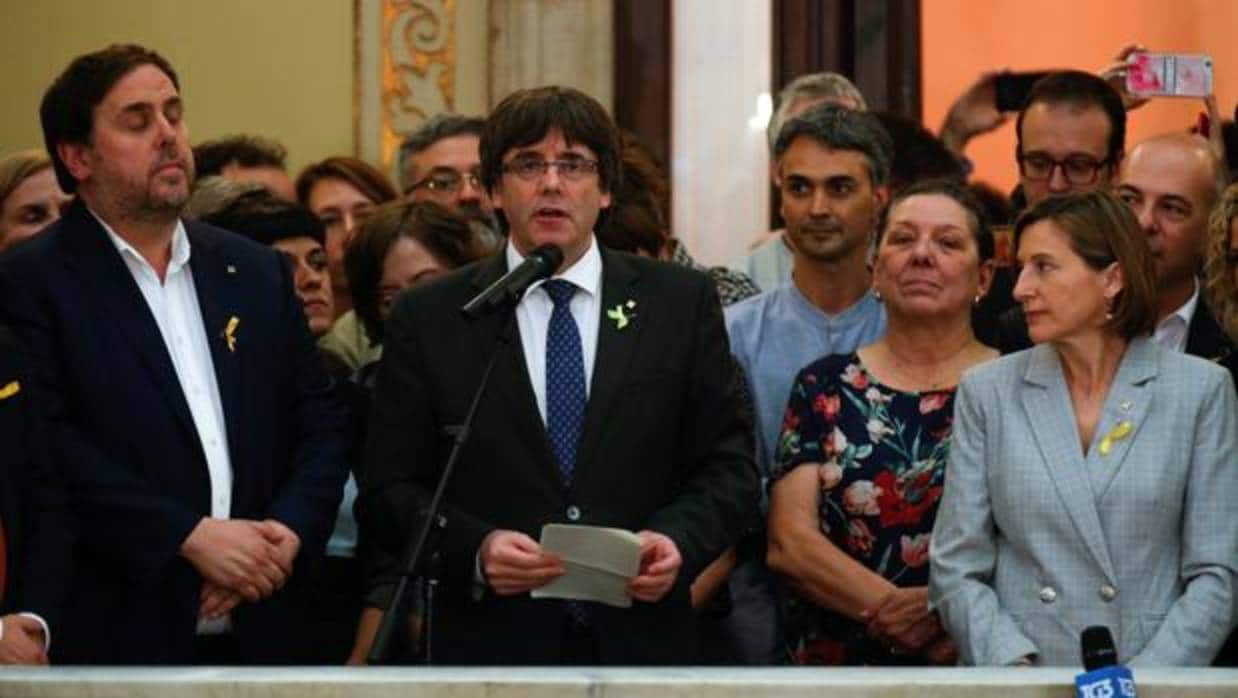 Carles Puigdemont, durante su discurso después de la aprobación de la DUI