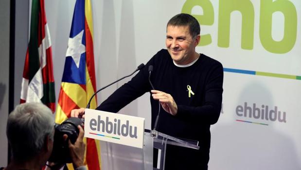 Otegui cree que Cataluña muestra que la independencia de Euskadi «es posible»