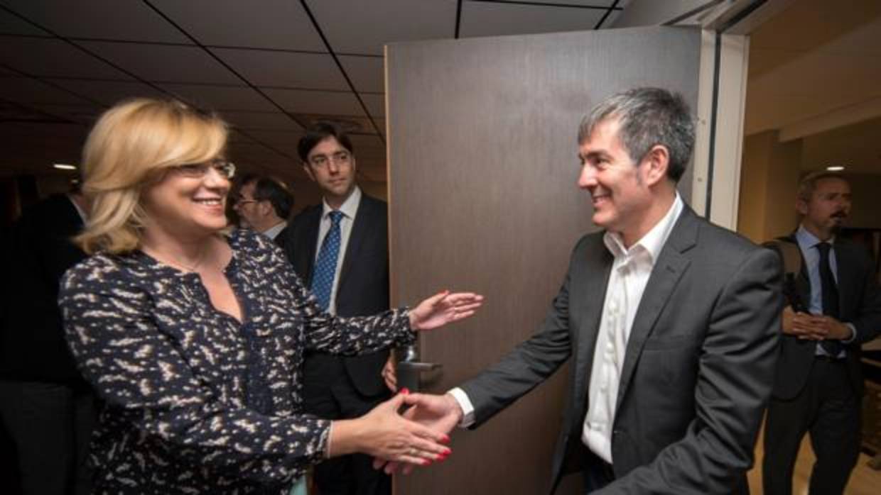 Corina Cretu y Fernando Clavijo