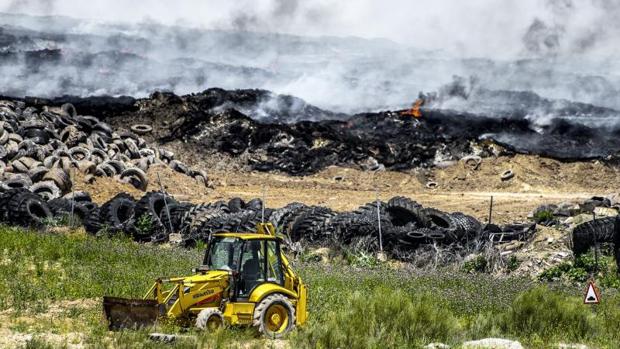 La UE archiva el expediente abierto por el incendio de neumáticos en Seseña