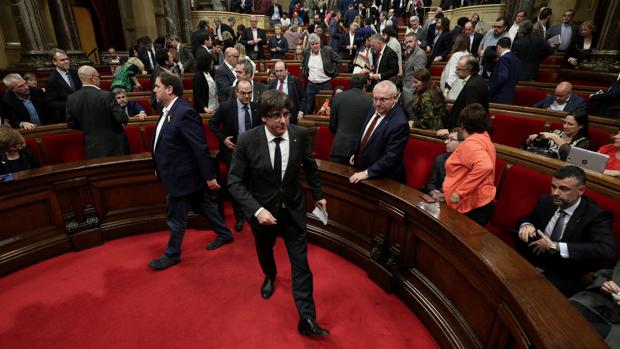 El chantaje de Puigdemont para convocar elecciones: la liberación de «los Jordis», inmunidad, la Guardia Civil...