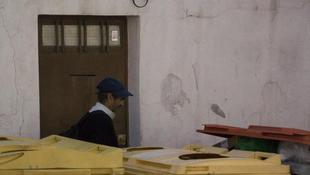 El abandono del casco antiguo del Puente de Vallecas, en imágenes