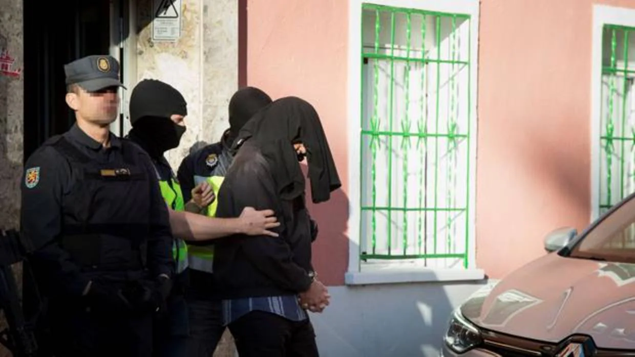 Luis José Galán, "Yusuf" es conducido por agentes de la Policía Nacional tras su detención