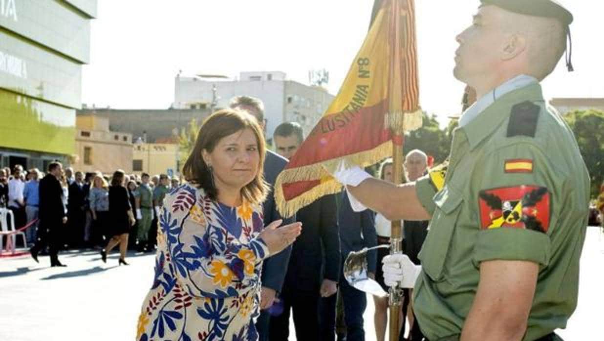 Isabel Bonig, en el momento de su jura de bandera