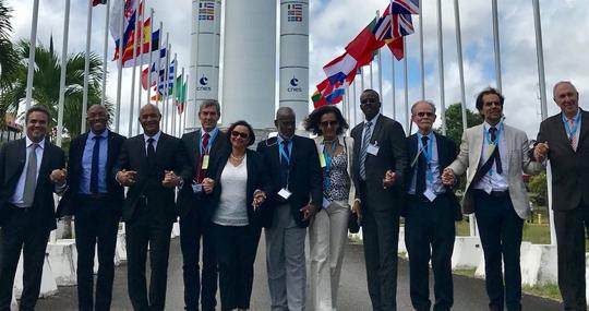 Fernando Clavijo y presidentes del resto de las RUP en la base de la ESA en Guyana