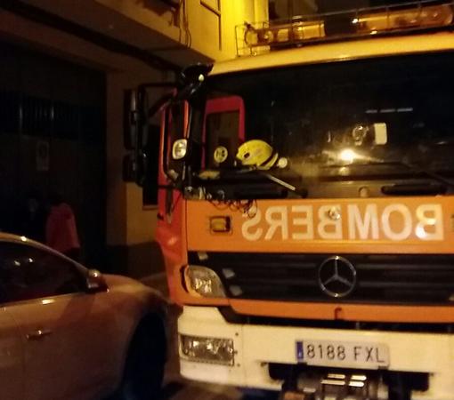 Intervención de los Bomberos en el incendio de Foios (Valencia)