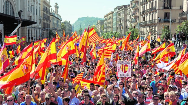 La Cataluña constitucional, de nuevo en la calle por la sensatez y la convivencia