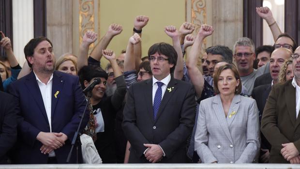 Puigdemont y Junqueras acudieron a reuniones con informáticos para elegir el sistema de voto del 1-O