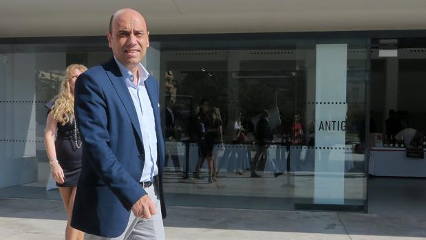 La Fiscalía pide la imputación del alcalde socialista de Alicante por despedir a la cuñada del portavoz del PP